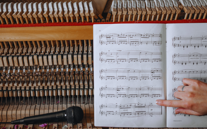 How to Analyze Chord Progressions in Rock Songs for Deeper Musical Insight